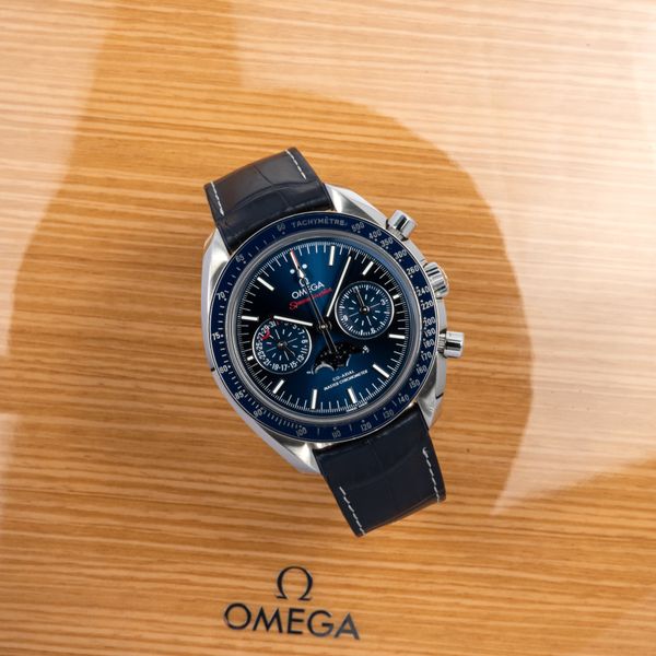Omega Speedmaster Moonphase 304.33.44.52.03.001
